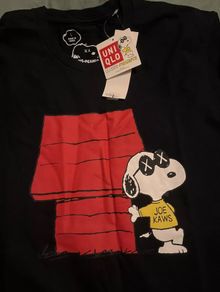 Joe Kaws Snoopy Peanuts uniqlo T-Shirt