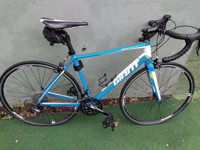 Giant defy 3 roadbike