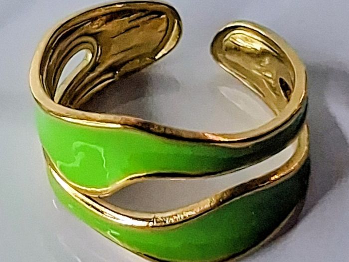 Double Layer Geometric Lime Green & Gold Open Ring