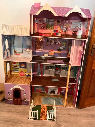 Free dolls house
