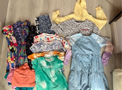 Selection of girls clothes, 10 y