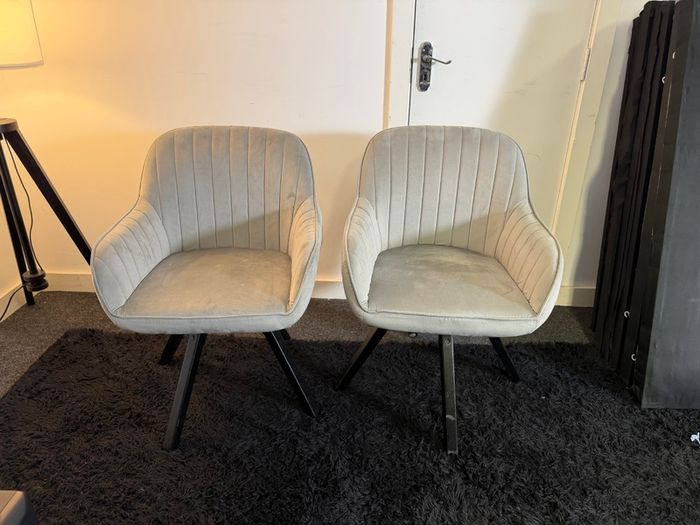 Onsevig Armchair