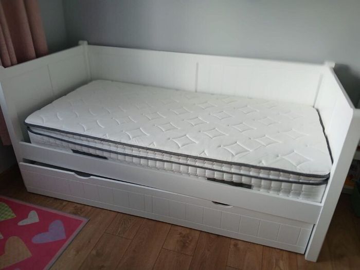 Day bed with trundle bed plus mattresses