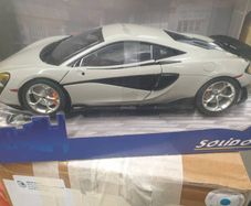 Mclaren sports diecast model 1 .18 sacle
