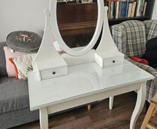 Dressing table