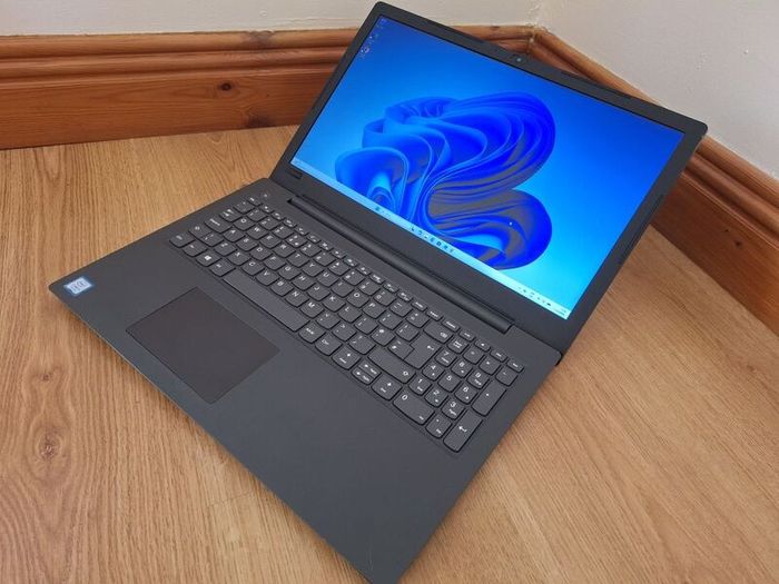 Lenovo V130
