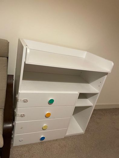 Baby changing unit