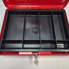 Cash box