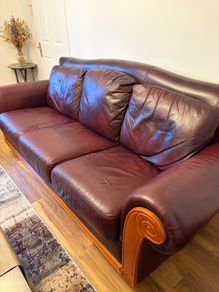 Quality Leather Sofa Set. 3 Seater, 2 Seater & Armchair