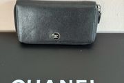 chanel Size Small zip caviar wallet current retail 990 Euro