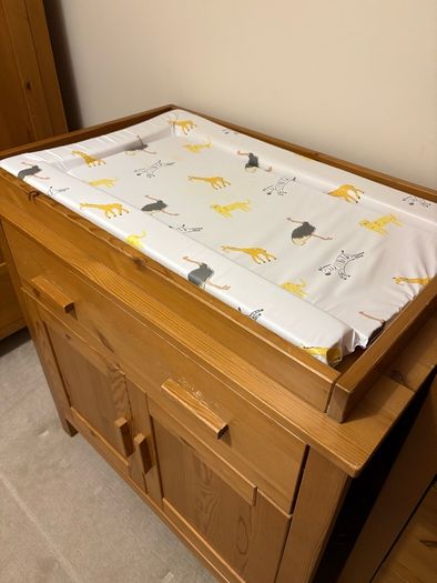 Nursery furniture set