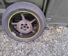 2006 Yamaha R6 rear wheel and tyre