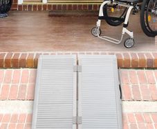 Folding Aluminum Ramp W/Handle for Wheelchairs/Scooters/Pet Mobility