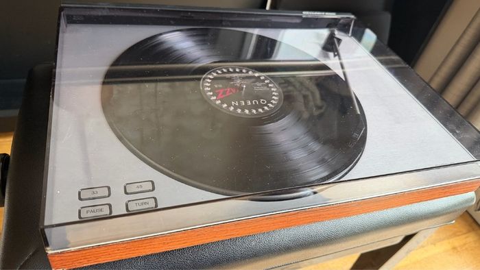 Bang Olufsen Beogram 1700 turntable