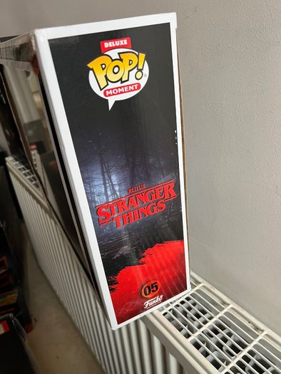 Funko Pop Deluxe Moment Stranger Things Dustin Eddie Demobats #05 (Sealed)