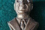 old brass bust of de valera