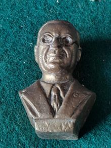 old brass bust of de valera