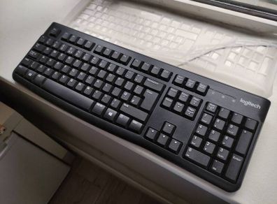 Logitech K120 wired keyboard + silicon cover