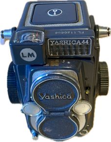 Yashica 44 LM twin reflex medium format 127 film camera, vgc