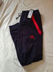 Bnwt adidas man utd travel bottoms Size medium 32" leg black tapered