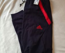 Bnwt adidas man utd travel bottoms Size medium 32" leg black tapered
