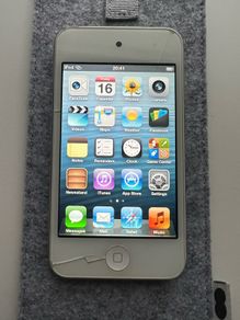 iPod touch 32gb vintage 4th generation