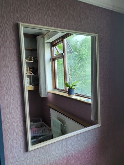 Mirror framed