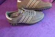 addias kaki runners in excellent condition worn once