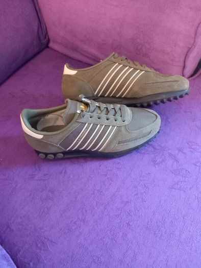 addias kaki runners in excellent condition worn once