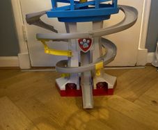 PAW Patrol Playset Adventure Bay Rescue Way Tower