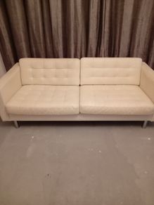 Cream leather sofa 3 and 2 in good condition