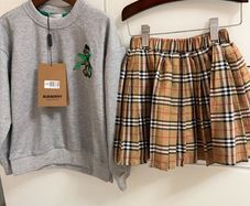 Burberry girls jumper 5T