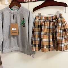 Burberry girls jumper 5T