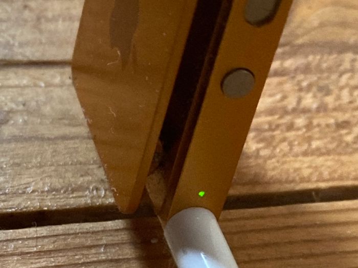 Gold iPod Shuffle 4th Generation 2gb