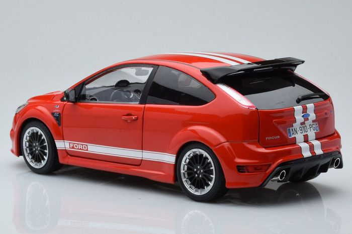 Ford Focus RS mk2 Le Mans Edition 2010 New in Box 1/18