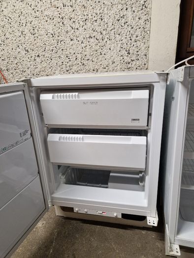 Fridge and freezer