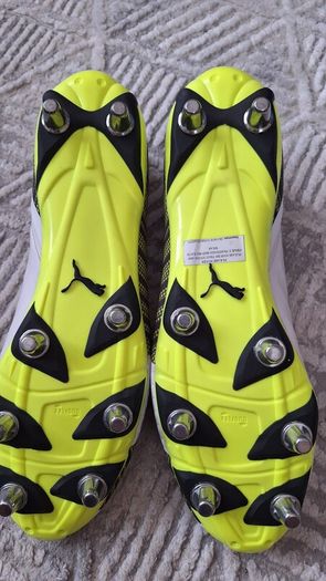 soccer shoes