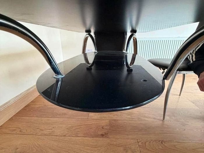 Table & 4 chairs free