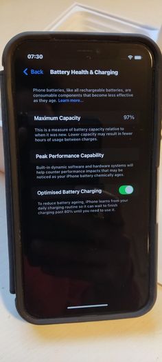 iPhone 11 - 128GB - 97% battery health