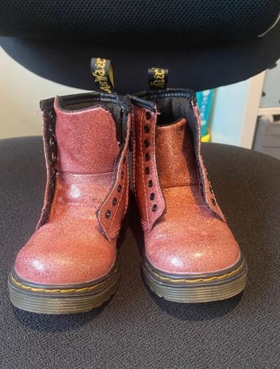 Girls dr martens