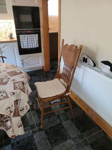 Kitchen table