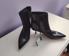 NEW  Women's Shoes