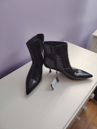 NEW  Women's Shoes