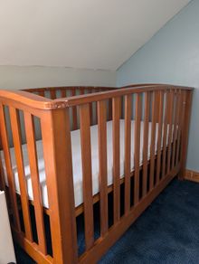 Mamas and Papas Convertible Cotbed / Toddler Bed / Daybed (Used / Solid Wood)