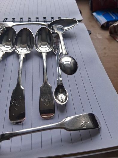 12 X John Round Fiddle Pattern Sterling Silver Teaspoons Plus Tongs (275 grams)