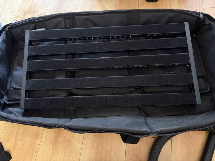Pedal Board with 2 integrated (Rechargeable) PSU's