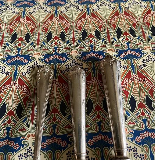 Silverplated Cutlery Set Robert and Belk- 40 pieces