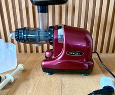 Oscar DA 1000 juice extractor