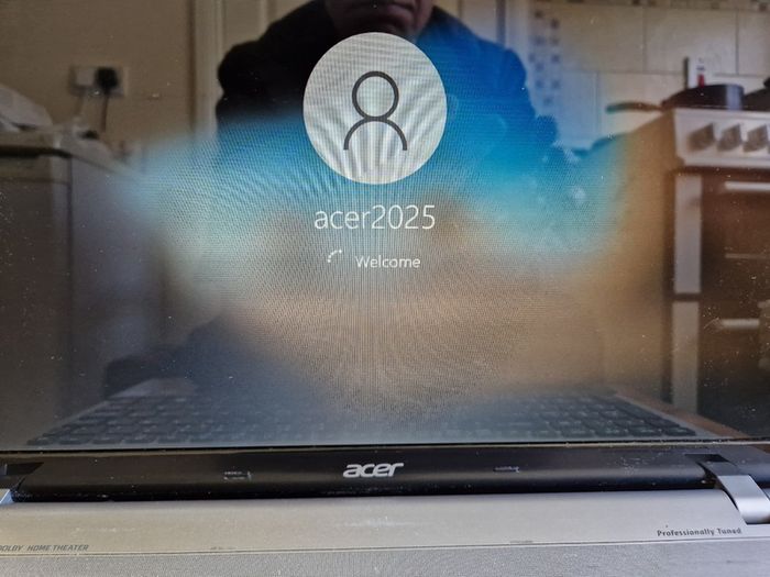 Acer Aspire Laptop, Windows 10, 6GB Ram, 500GB HDD, i3 Core, Microsoft Edge, Chrome,