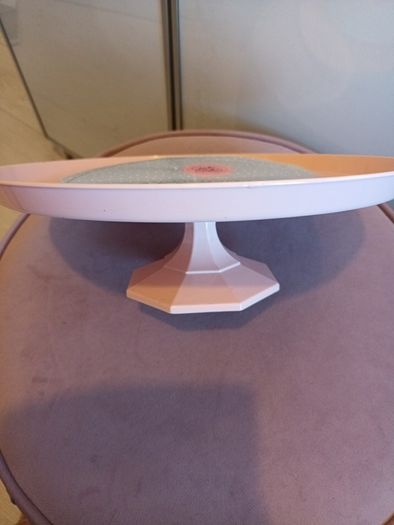 cake stand